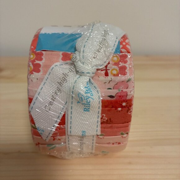 Handpicked Produce - Fanciful Florals Tutti Fruiti Rolie Polie 24 pcs. - Picture 3 of 5